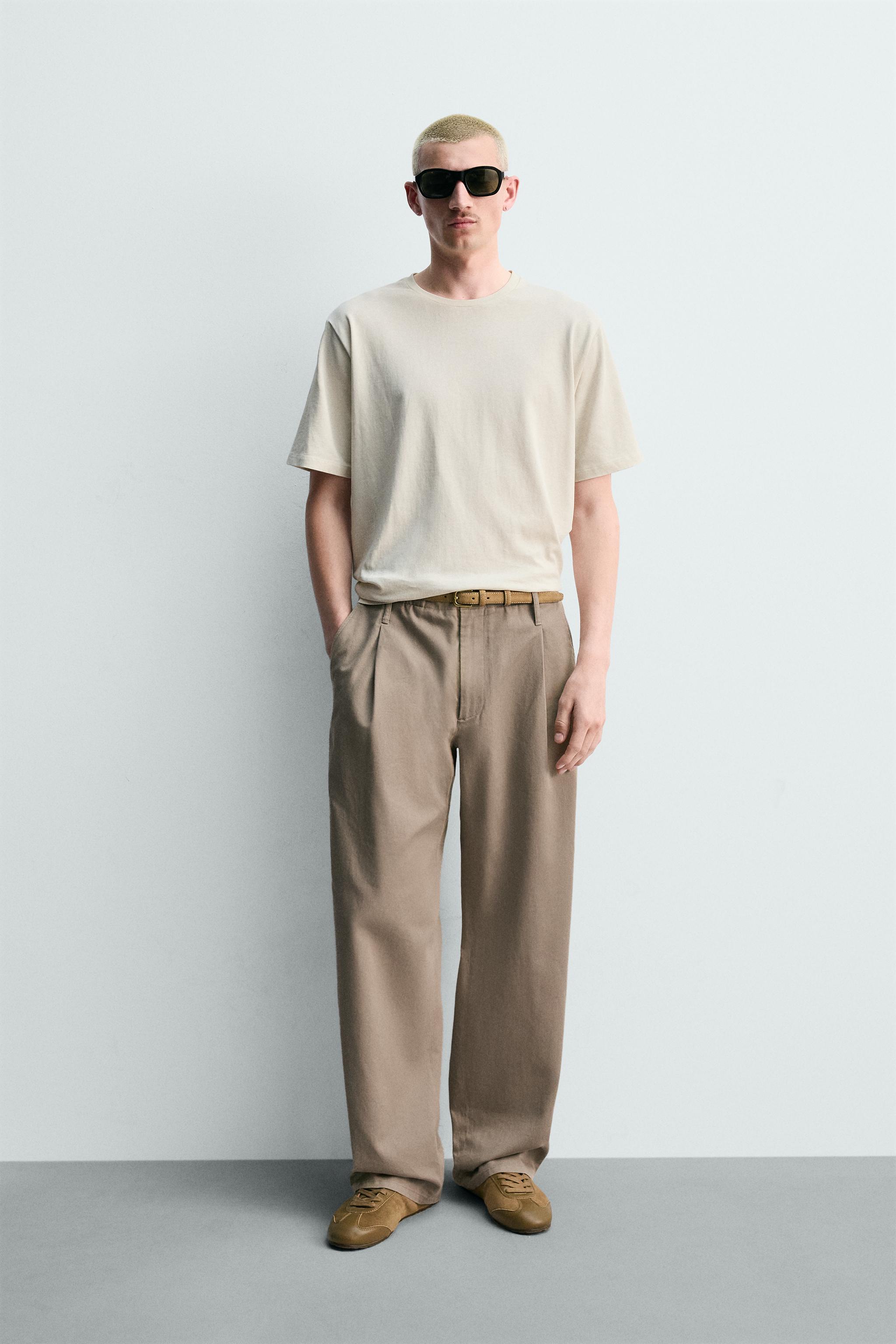 PANTALON CHINO À PLIS